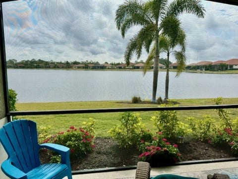 Private ground floor patio/lanai.