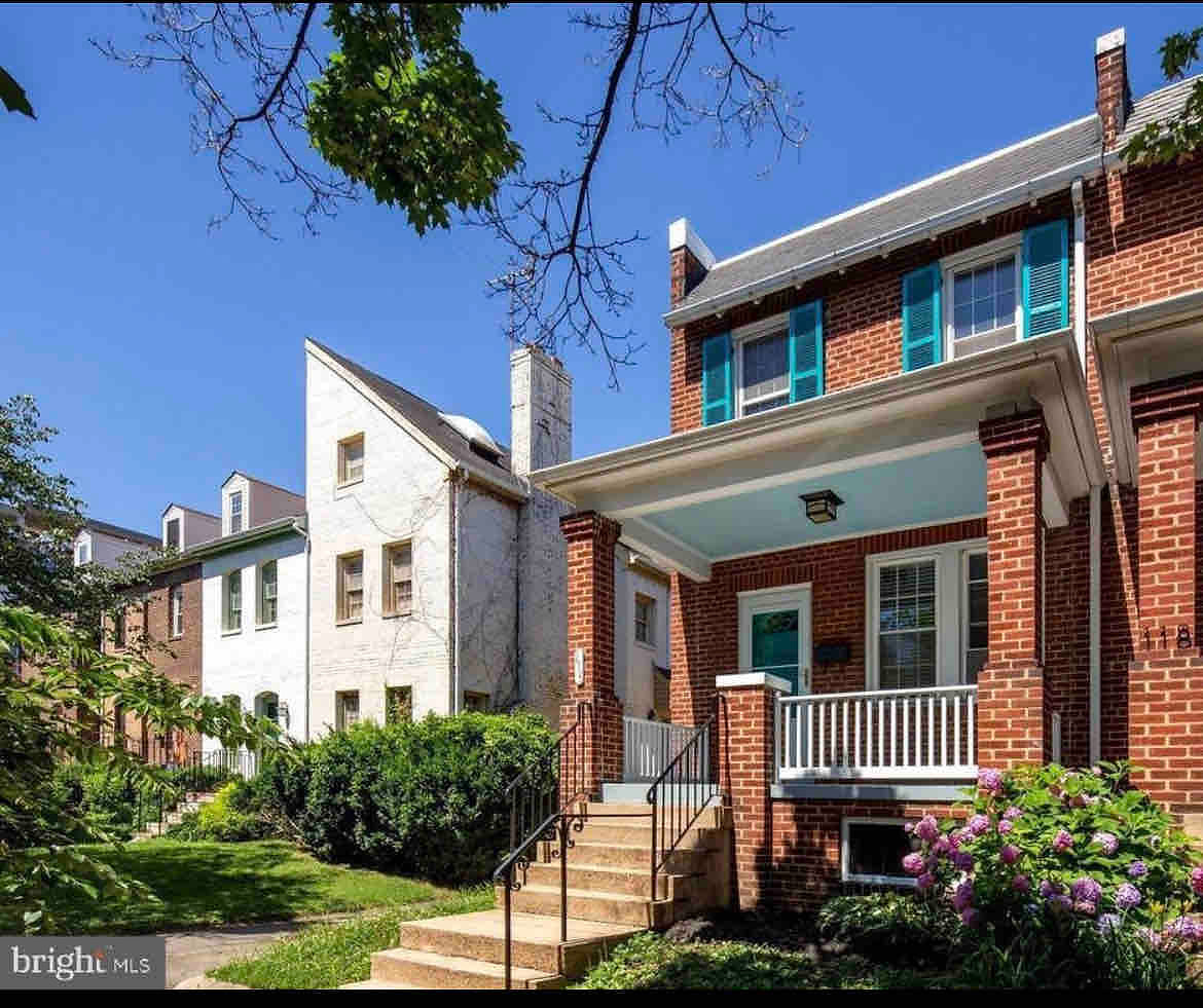 Old Town Perfect * Walk to Metro * King St.*DC image 1