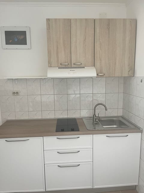 House Nikola - Unit 204944-5