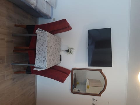 House Nikola - Unit 204944-5