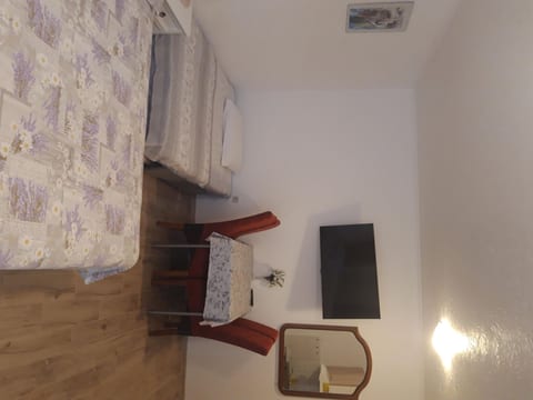 House Nikola - Unit 204944-5