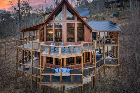 Waymaker Blue Ridge | Long Range Panoramic Views