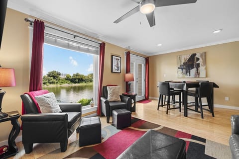 2 Bdrm River Front Condo, walkable w/ FREE Parking image 1