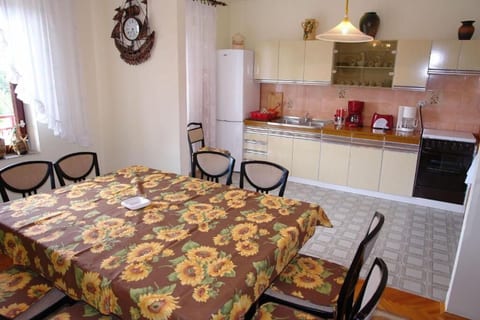 Apartments Nikolina - Unit 53047-61