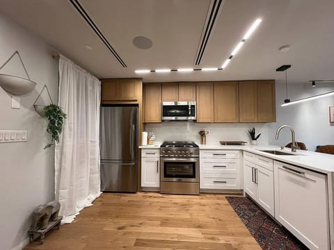 Lovely Townhome image 3