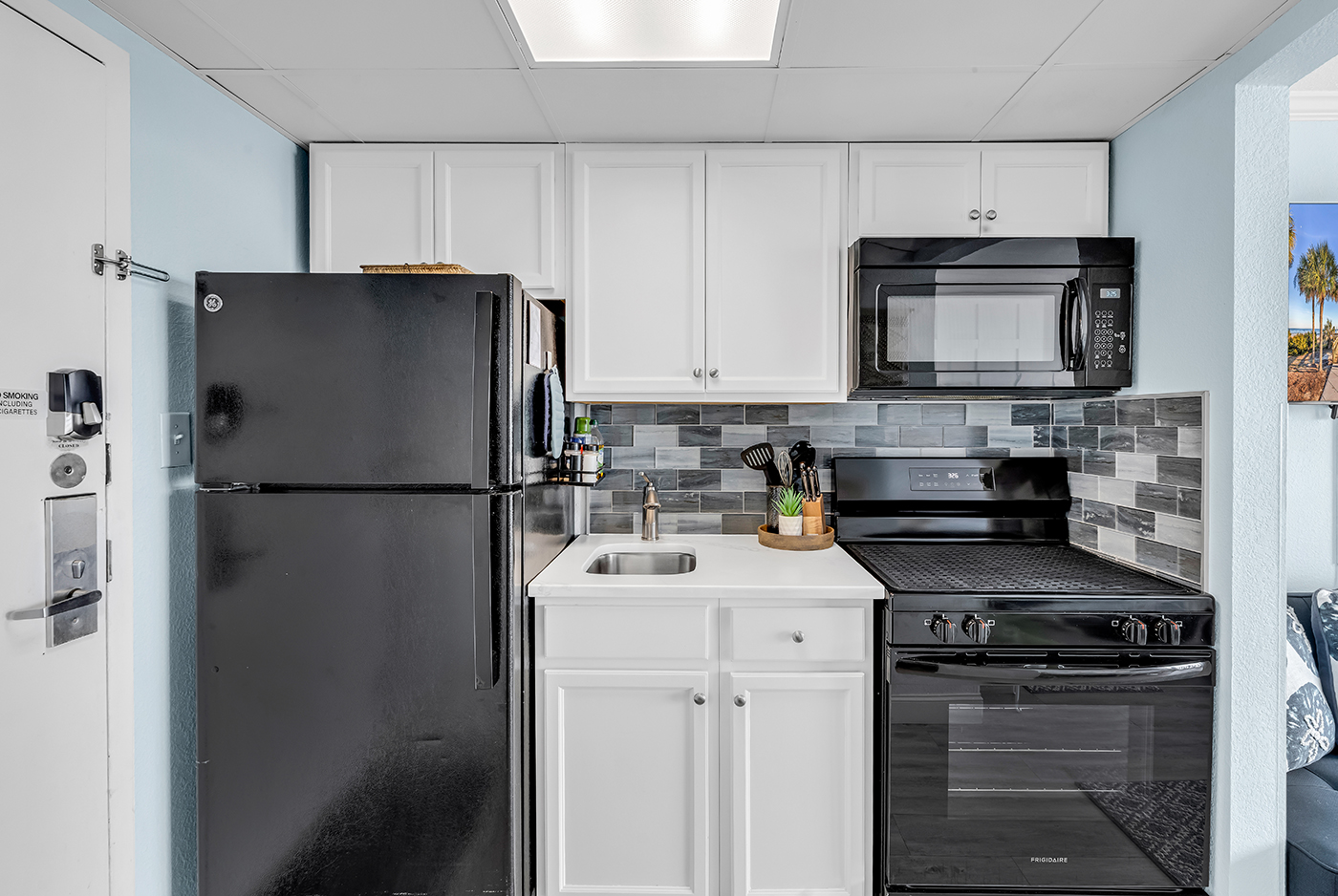 Simply SUNsational | 11th-fl Oceanfront King Condo