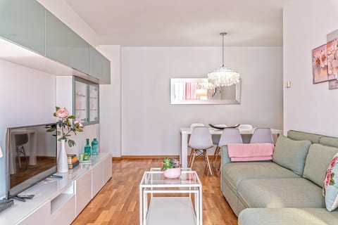 Cálido apartamento con piscina