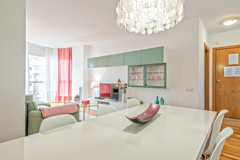 Cálido apartamento con piscina