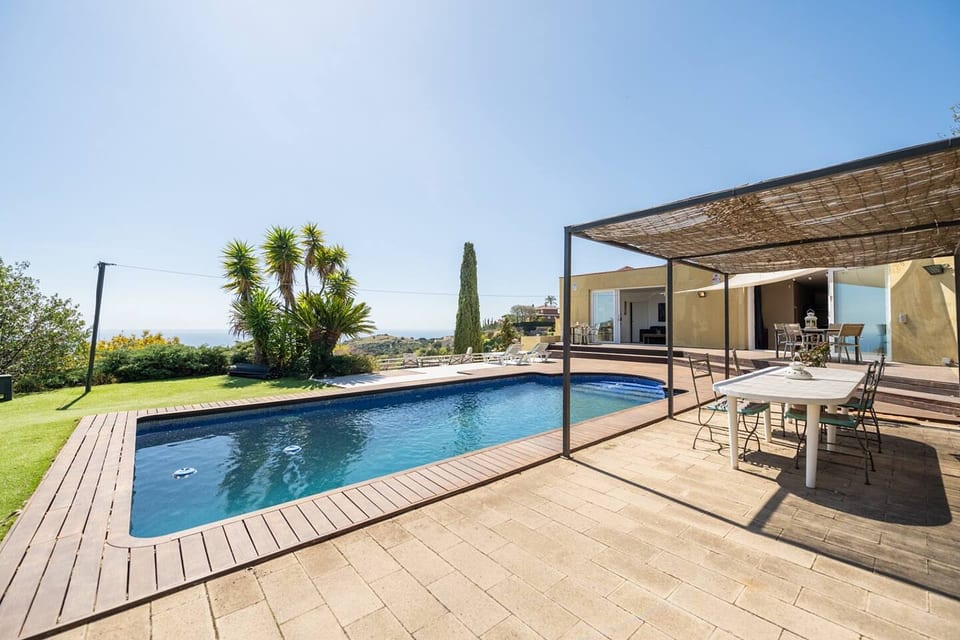 Casa Mar Blava con piscina junto Barcelona Centro - Alella