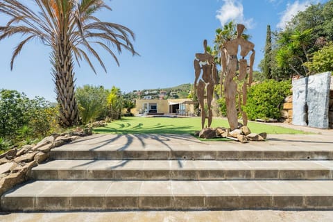 Casa Mediterrani & piscina junto  Barcelona