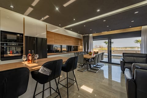 Villa Travera 2 - Unit 376108-13