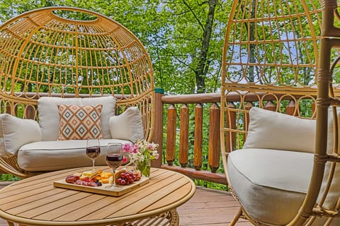 Firefly Lodge; movie theatre|hot tub|game room
