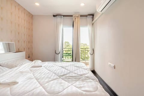 Relaxing 1BR near Maya with Cozy Living Space