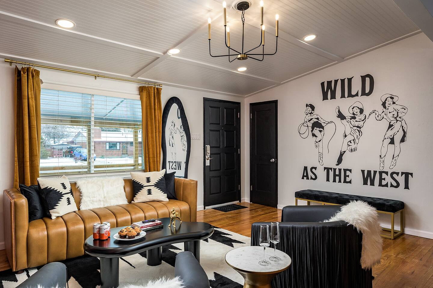 The Wild Western: 5Bed, Sauna, Mini Putt, Fire Pit