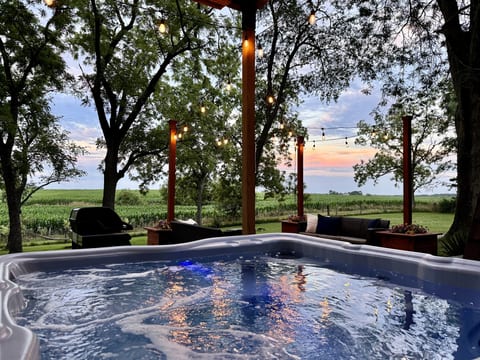 Hot tub lighting
