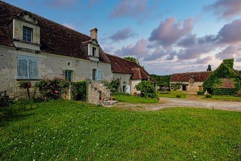 Extérieur Soir : L'heure dorée au Gué Léger : profitez des longues soirées d'été.