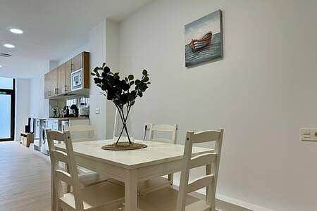 Cabanyal: Bright Apartment A, near the Beach