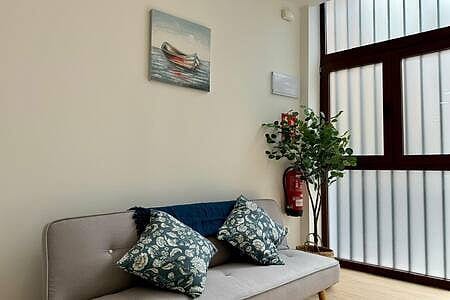 Cabanyal: Bright Apartment A, near the Beach