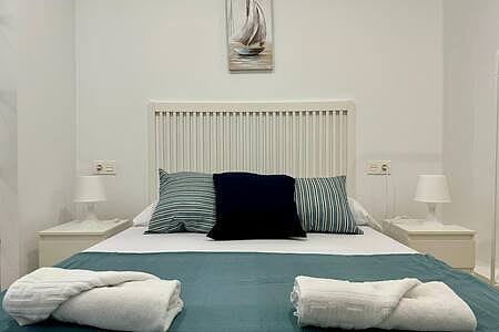 Cabanyal: Bright Apartment A, near the Beach