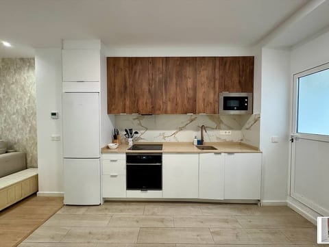 Reino de Valencia: Central and Spacious