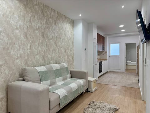 Reino de Valencia: Central and Spacious