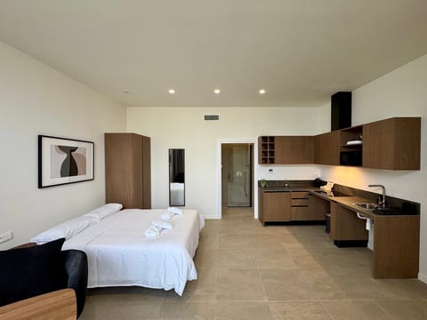 Plaza Tower Loft 01