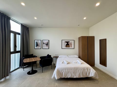 Plaza Tower Loft 01