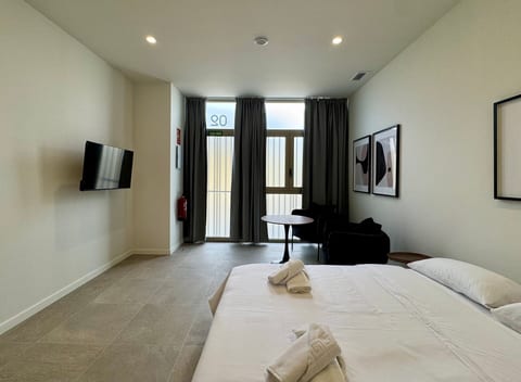 Plaza Tower Loft 02