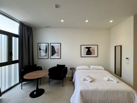Plaza Tower Loft 02