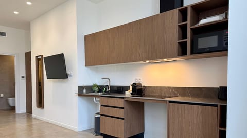 Plaza Tower Loft 03