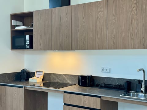 Plaza Tower Loft 04