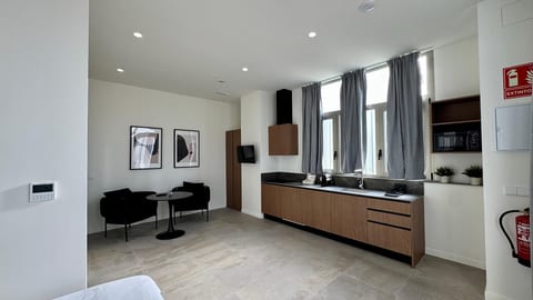 Plaza Tower Loft 05
