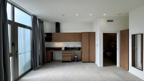 Plaza Tower Loft 06