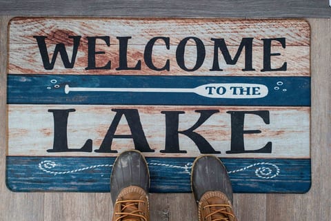 Lakeside 4BD: Pushaw Lake Retreat