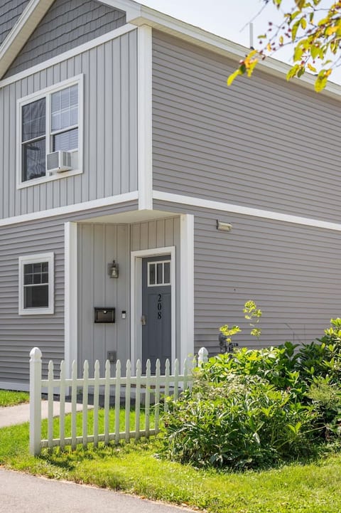 City Haven: 2BD | Parking & Movie Theater Access