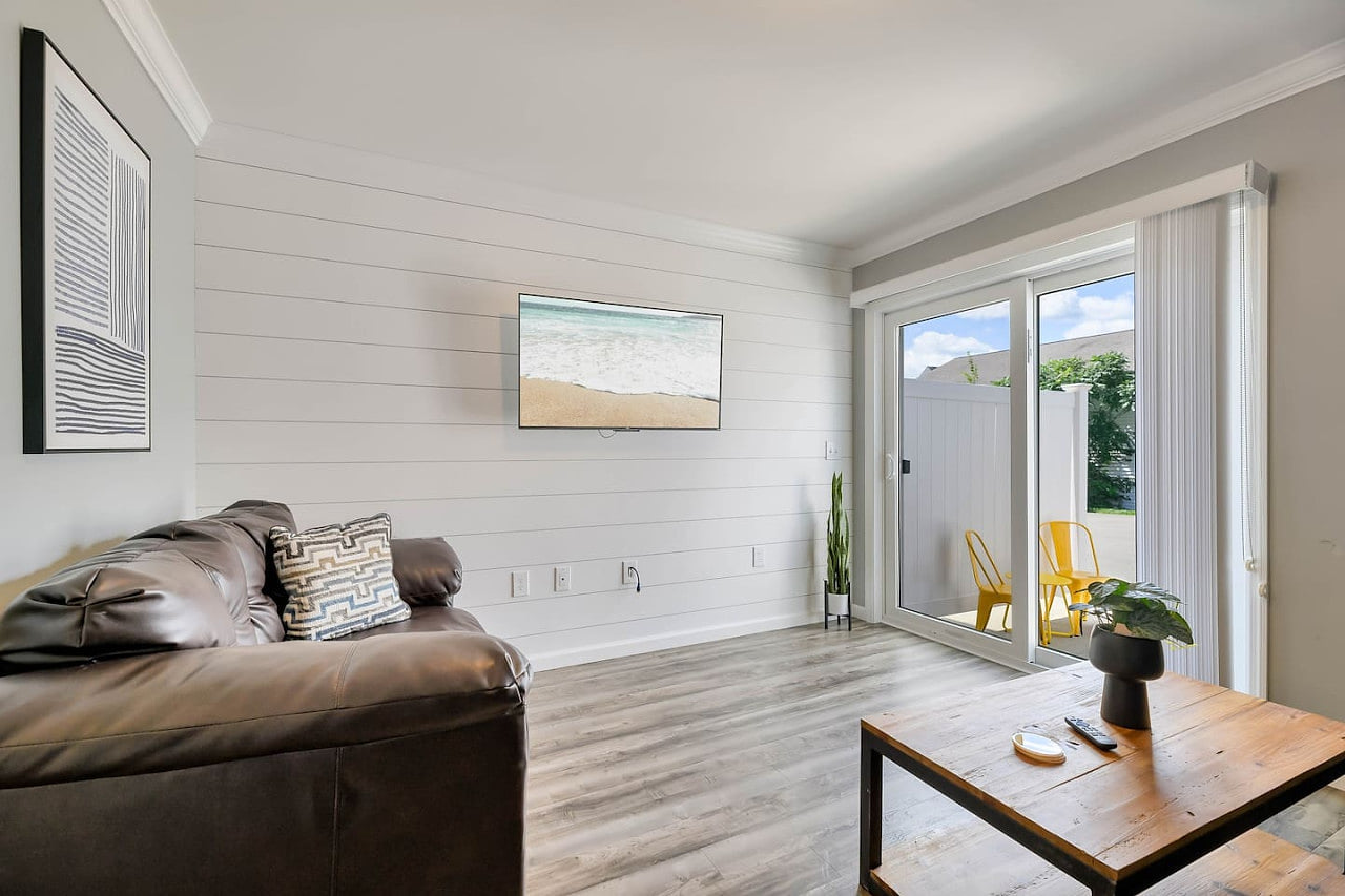 City Haven: 2BD | Parking & Movie Theater Access