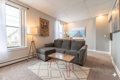 Freshly Updated 2BR w/ Comfort & Clean Aesthetic
