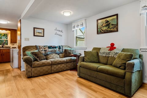 Cozy Cottage with Yard Near Beach & Attractions