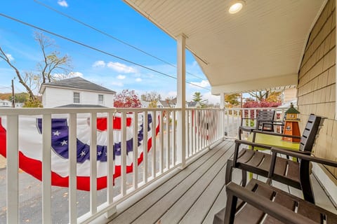 Cozy Cottage with Yard Near Beach & Attractions
