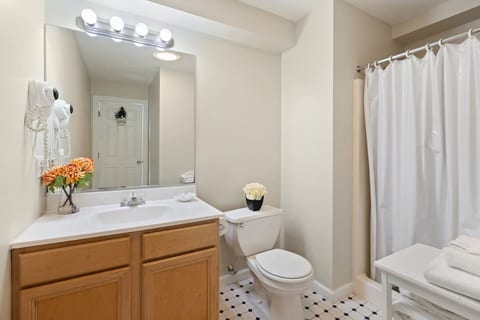 Queen Studio w/ Private Ocean-View Deck (309)