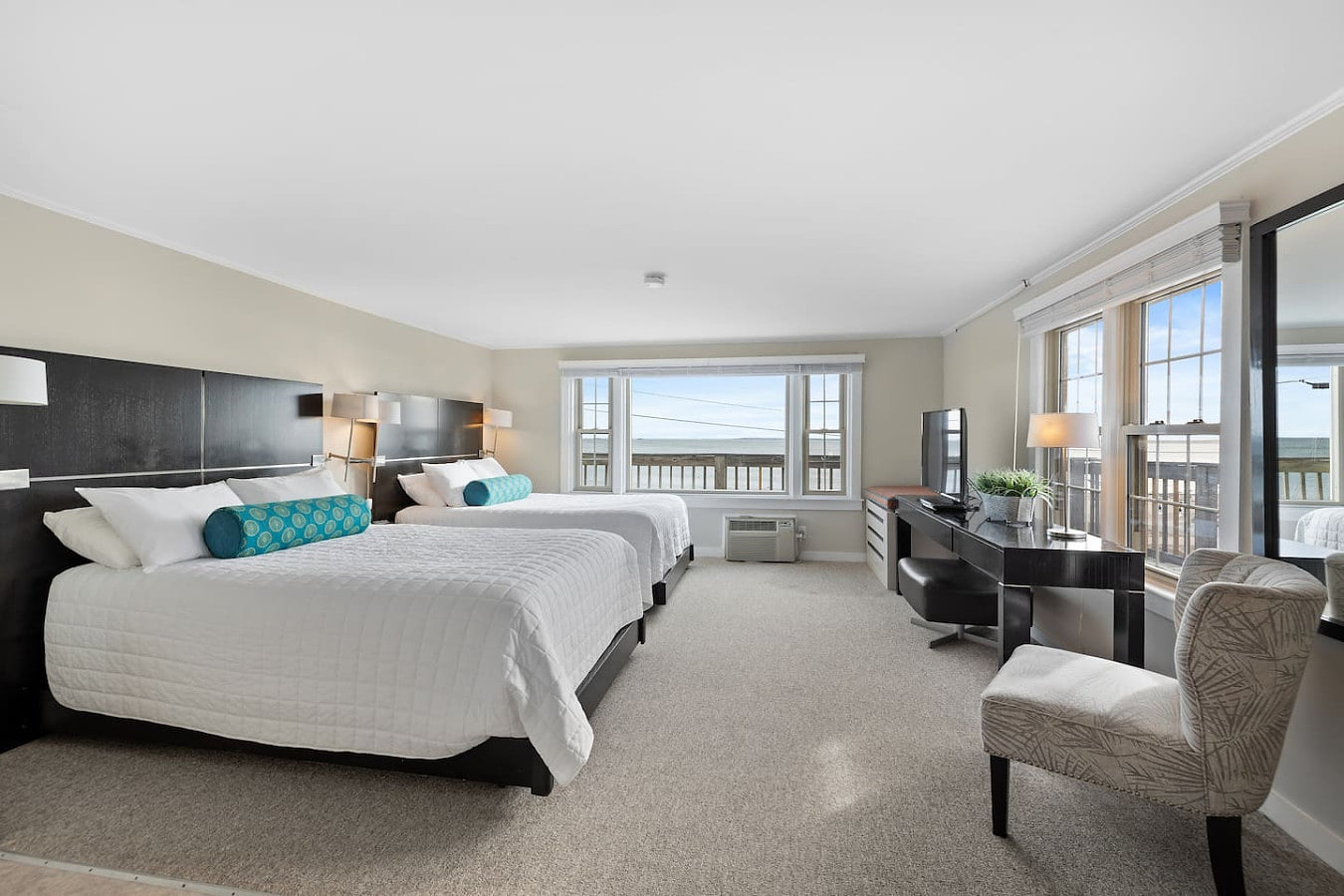 Direct Ocean Views! Studio with Kitchenette & Shared Deck (106)