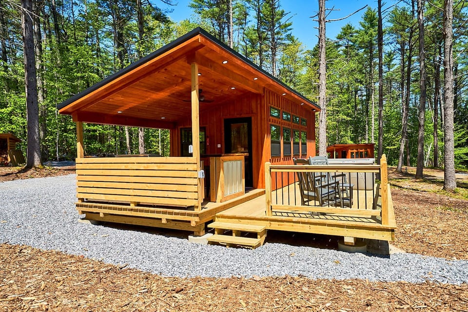 Cabina Moderna nel Bosco con Vasca Idromassaggio Privata e Focolare - Oxford