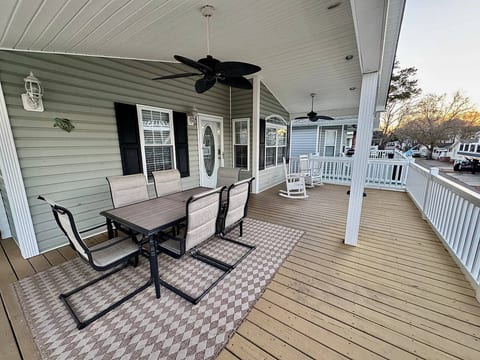 Resort – Ocean Lakes – Sleeps 7 – Free Golf Cart - Pet Friendly
