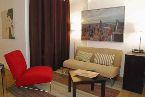 Studios On 25th - Stylish Sitting Area