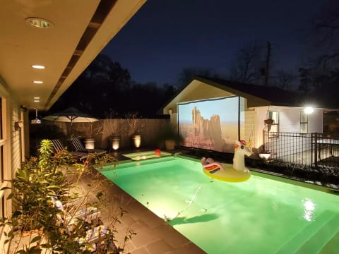 *Hot tub* Bungalow in Houston