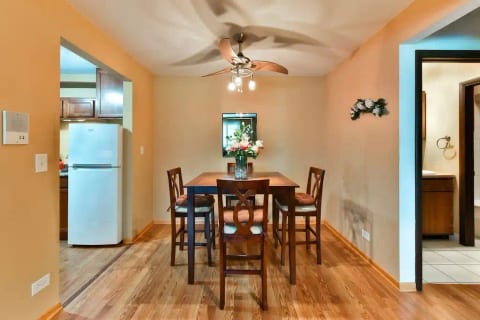 Luxurious Condo in Top Rated Neighborhood