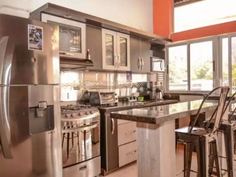 5 Bedroom Combo Roof Deck AC Private 2 Hot Tubs.