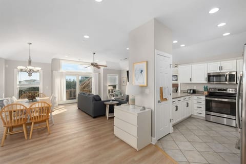 6min walk2beach, Corolla, OBX 6 Bedroom Heated Poo