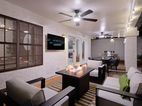 7 Smart TVs, FireTable+Gas BBQ. Press Play for Video Walk Through