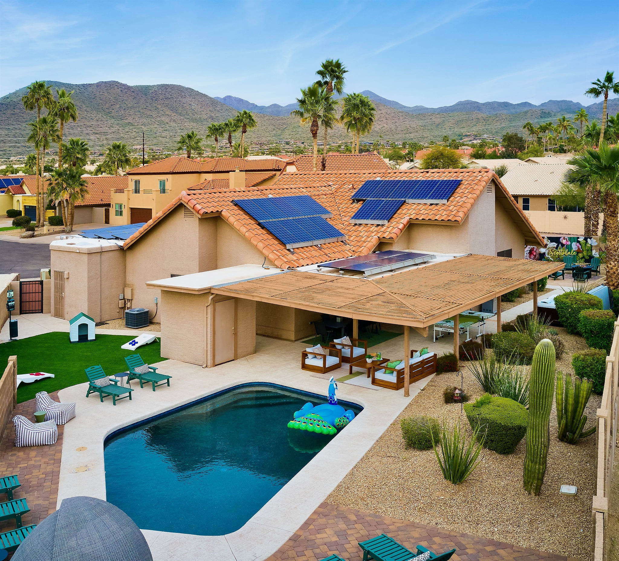 Resort Backyard: Heated Pool+HotTub+Solar Panels
